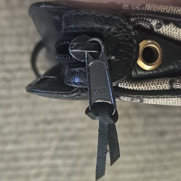 💛HOST PICK💛 Vintage Gucci Women's Cross Body - Missing Strap - Picture 5 of 11